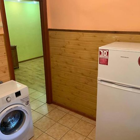 Апартаменти З Усіма Зручностями Tsjernivsi Buitenkant foto