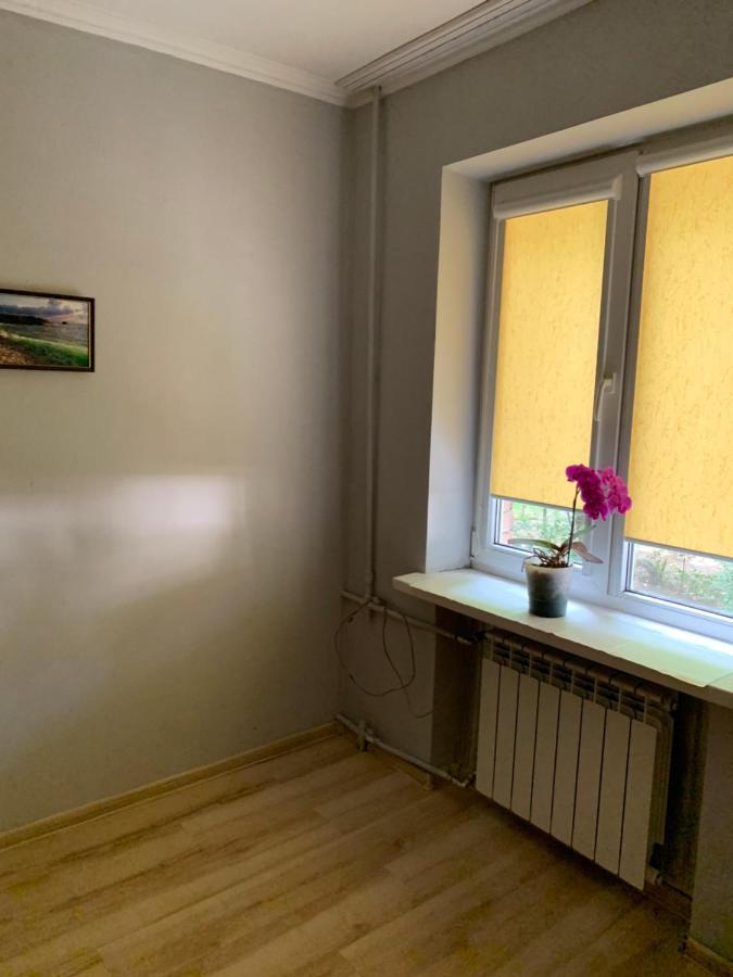 Апартаменти З Усіма Зручностями Tsjernivsi Buitenkant foto